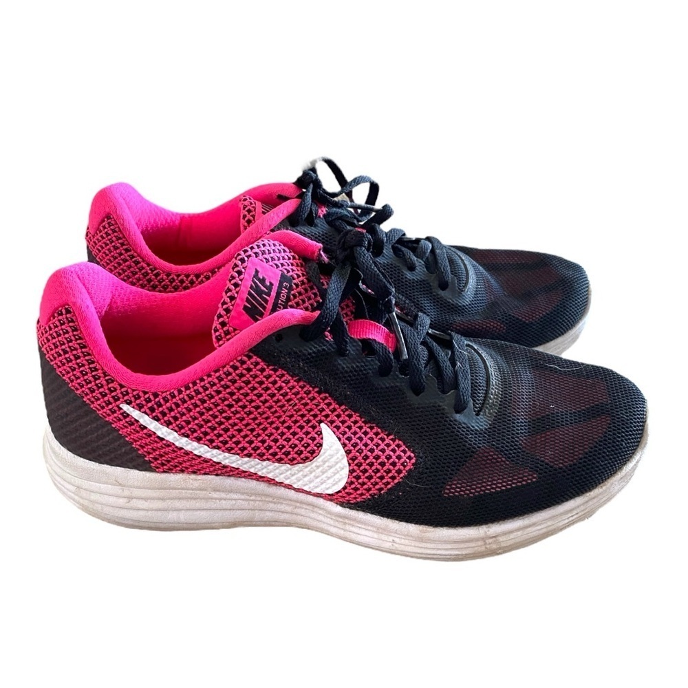 Nike Revolution 3 Pink Black Size 8 Women’s Sneakers